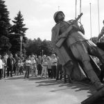 Sovietinio kario demontavimas, 1991 m. rugpjūčio 24 d. / Juozas Bindokas. – 1991